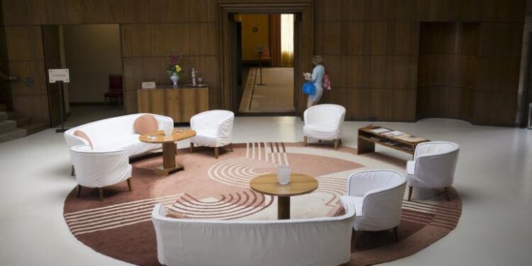 Enlivening Your Home With Art Deco Design