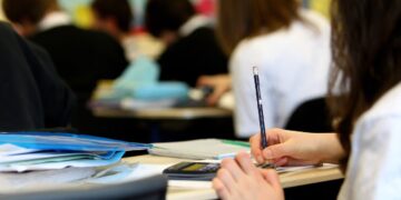 Fabricate a Solid Career by Continuing Education