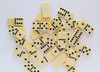 Play Dominoes Like a Pro: 4 Etiquettes to Follow